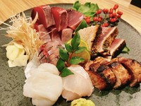 生鰹と特製ダレの海鮮丼!!