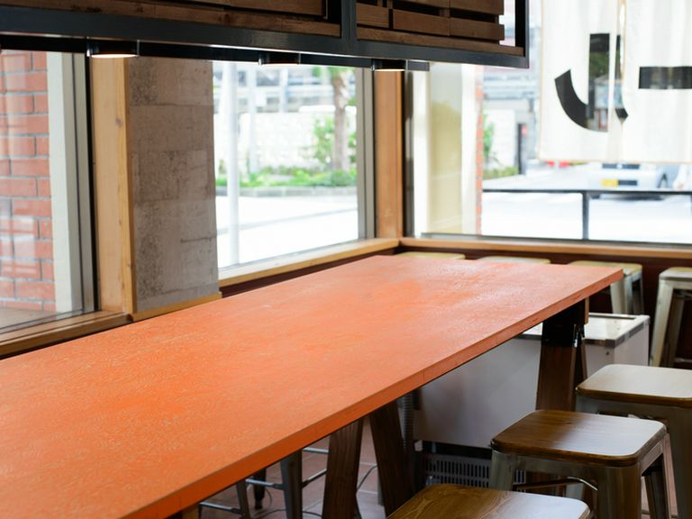 瓶ビールを片手に語り合えば、きっと心の距離も縮まるハズ