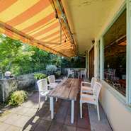 開放的な気分で食事が楽しめるテラス席もあり。テラス席に限りペット同伴可な点もうれしいポイント。家族揃っての食事や、ママ友たちとの食事会などさまざまな場面に活躍してくれそうです。