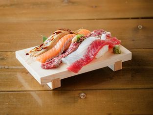 Sushi bar Fujiyama Akihabara Showa-dori store