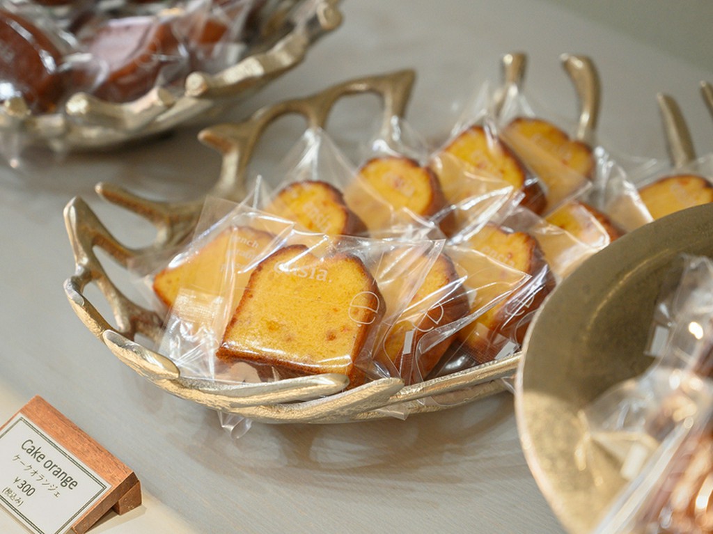 那須のミラクルエッグや、産地を限定して仕入れる季節の果物