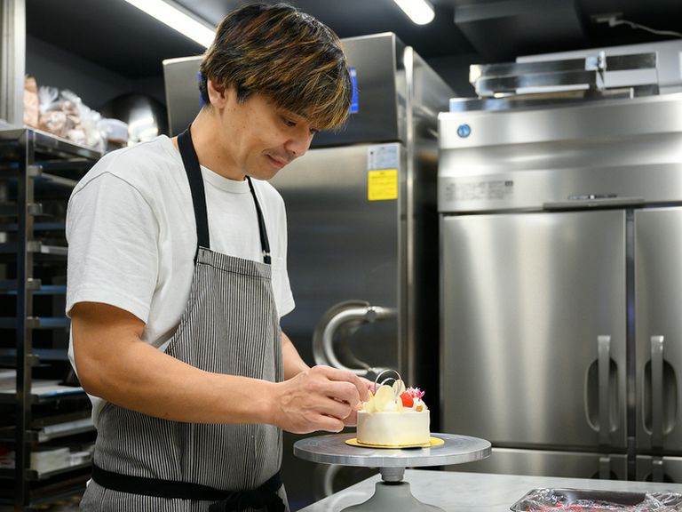 料理の後は、パティシエ特製のデザートを満喫