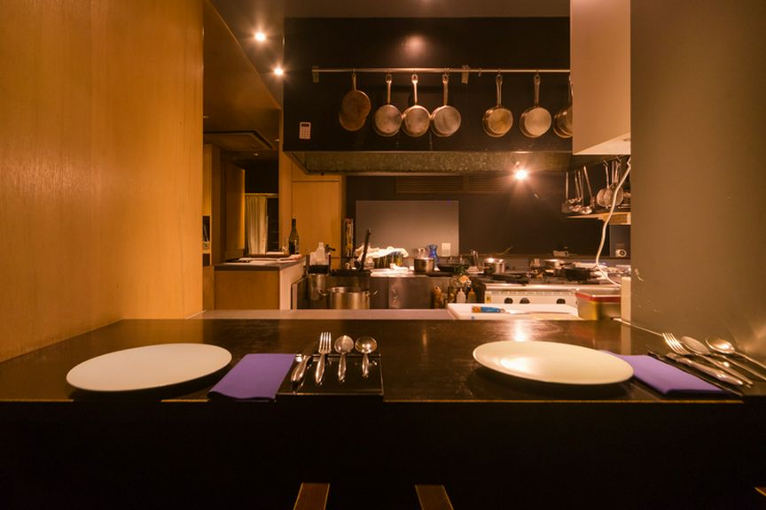 フレンチデートや記念日ディナーのための理想的な一軒