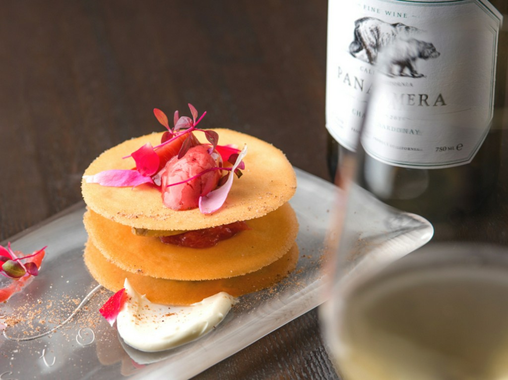 フランスワインを中心に、季節のコースに合う銘柄が充実