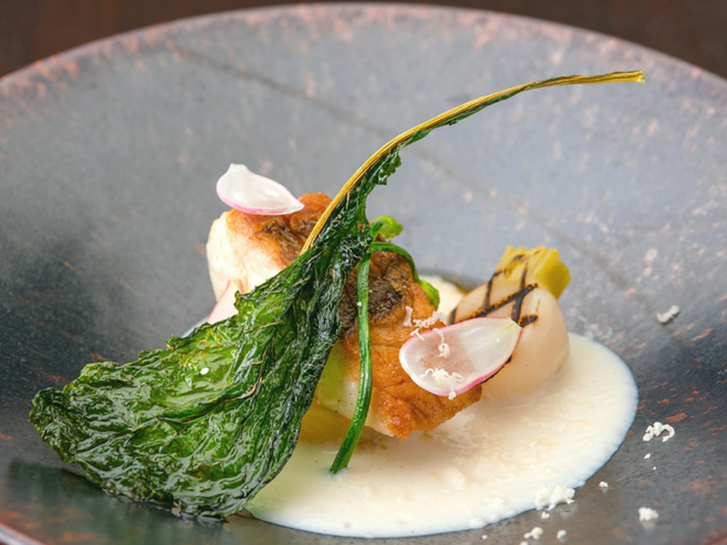 かぶを味わい尽くせるメイン料理『3種のかぶ料理 天然鯛のポワレ』