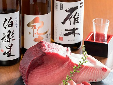 豊洲で仕入れた新鮮な生本マグロ