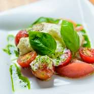 宮古島チーズ工房さんの伝統技術で作られた山羊チーズ
『MEMEスカルモッツァ』を使用