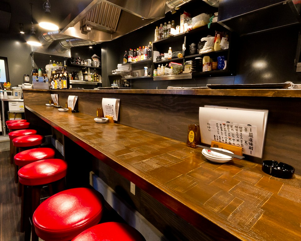 お仕事帰りのサク飲み・サク飯にぴったりのカウンター