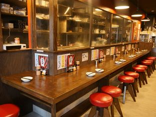 Charcoal-grilled chicken and chicken wings restaurant Kuchihachicho Umeda Higashi