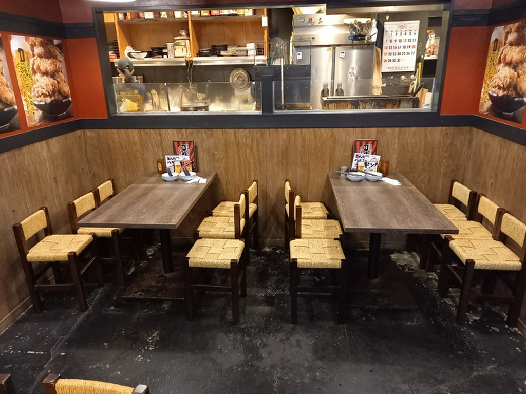 お昼も営業しています！