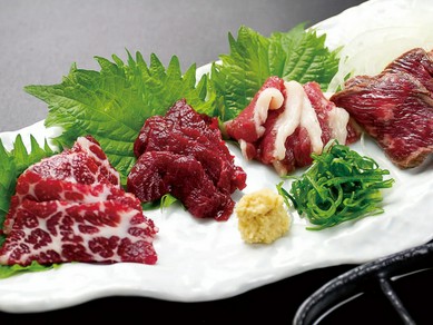 馬刺し盛合せ～四種～