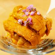 季節の鮨と和食逸品を大いに堪能していただけるコース。
鮨職人と和食料理人が織りなす贅沢フルコース。
お召し上がりになりたい、食材などございましたらスタッフまでお問合せ下さい。