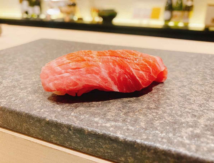 <Sushi Asli> [Hidangan Sushi Musiman] dengan Nigiri sebagai Hidangan Utama