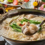 【2時間飲み放題付き】
鮮度抜群｢刺身5点盛り｣・熱々ぷりぷりの｢もつ鍋｣など全9品