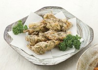 沖縄のもずくをカリッとした食感のかき揚げにしました！