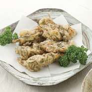 沖縄のもずくをカリッとした食感のかき揚げにしました！