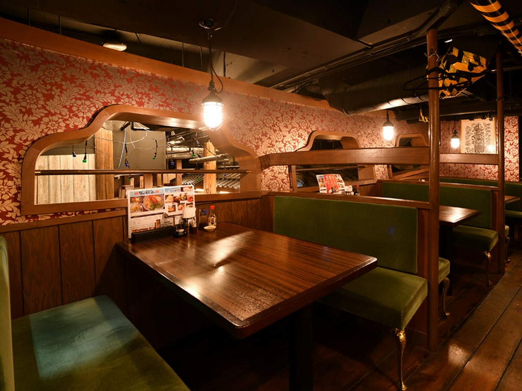 奥にはParty個室もご用意。