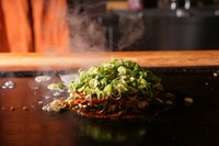 実物はネギが中に入ってます