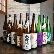 お酒の知識が豊富な福田氏が自信を持って揃えているお酒たち。全国各地の日本酒やプレミアム焼酎もあるので、お酒好きな方もきっと満足できるはず。カジュアルな接待などにも対応可能です。