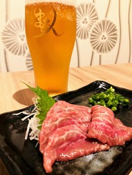 各種一品料理も豊富にご用意！お酒との相性も抜群な『馬刺し』