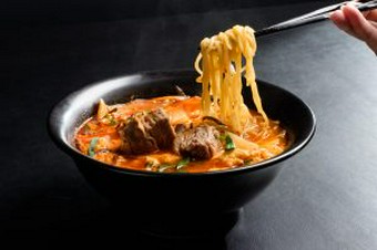鹿沼カルビラーメン　牛魂一擲
