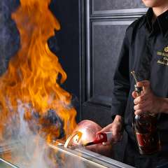 専属シェフが全室鉄板付き個室での空間を演出