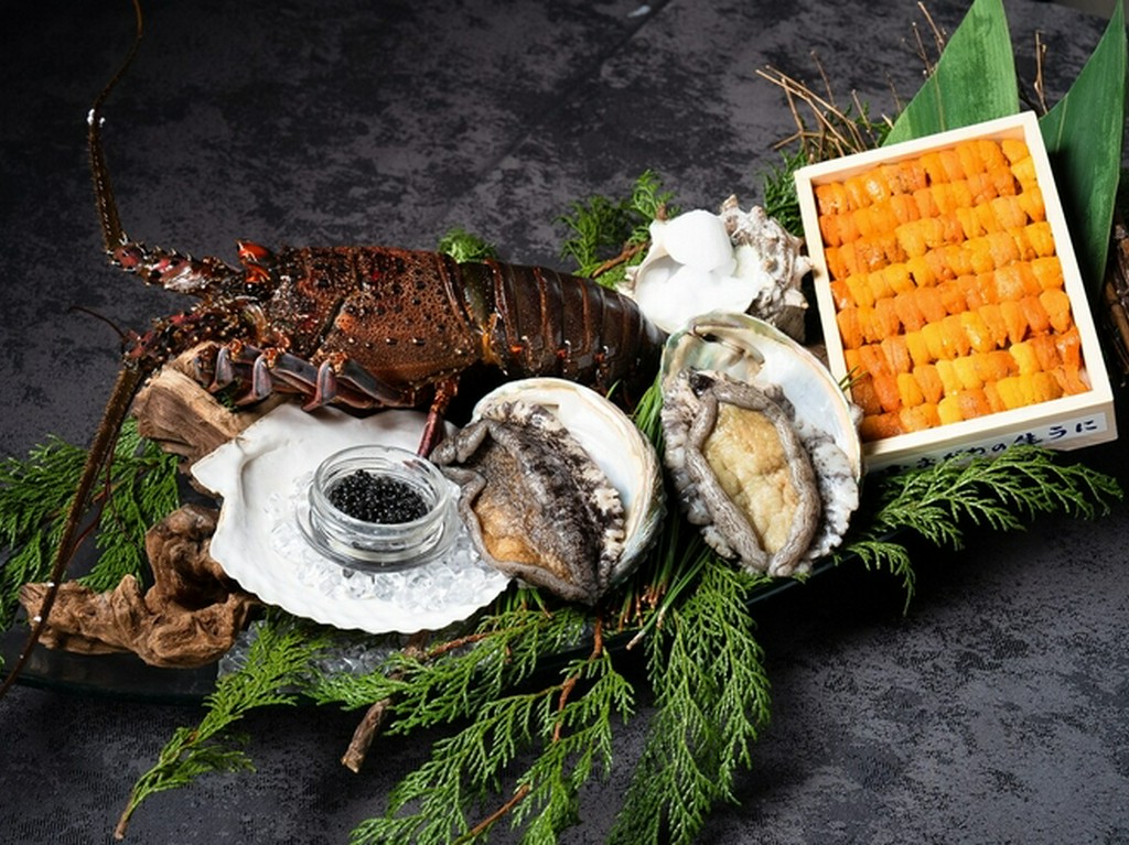 《蘭ranコース》A5黒毛和牛に大伊勢海老と鮑がついたコース