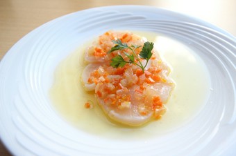 気仙沼産柚子が香る三陸帆立貝柱のマリネ