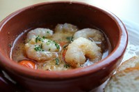 タパスの定番！特製ガーリックオイルには石巻産アンチョビを使用しております