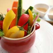 彩り野菜のスティックサラダ 仙台味噌ディップ