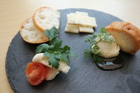 蔵王酪農センターのクリームチーズ・ゴーダチーズとフレッシュチーズの盛り合わせ