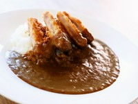 スパイシーながらも野菜の旨味が溶け出したコクのあるカレーです
