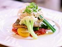 ホテルで楽しむ贅沢ランチ♪
その日の仕入れ食材によって調理法等を変えご提供するシェフおすすめメニュー!