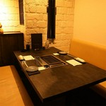 海と大地の味わいを一度に楽しめる贅沢な秋冬の土鍋ご飯です。ぷりっぷりで濃厚な旨味の牡蠣と、ホクホクとした食感と甘みの根菜をじっくり炊き上げます♪体も温まる滋味豊かな季節の味わいを、是非ご堪能ください。