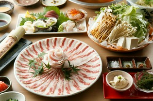 日々変化する旬を大切に、海の幸・山の幸を仕入れ