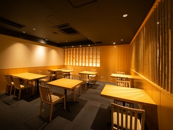 記念日や特別な日にふさわしい、落ち着きのある空間