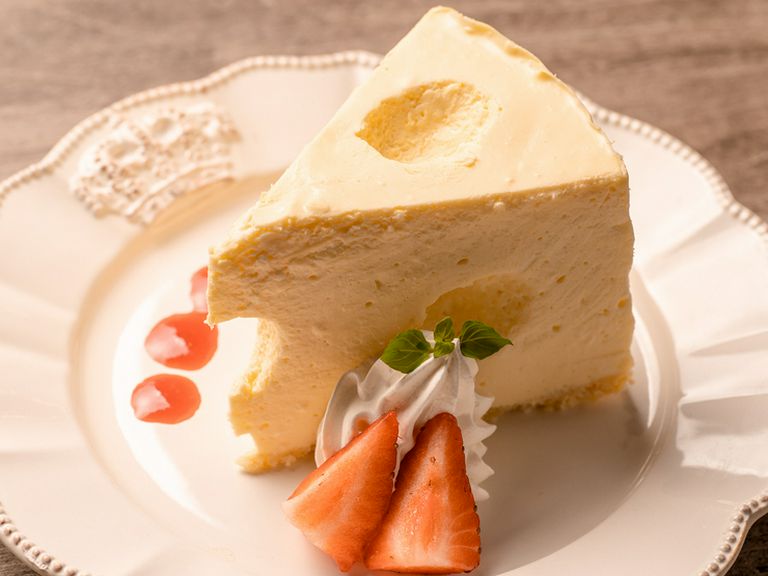 食後のお楽しみは、シェフ特製の手づくりケーキ