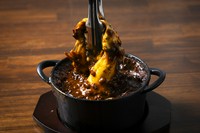 チルコロの食べるべき名物料理！『名物！溶岩パスタ　チーズミート』