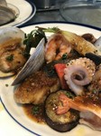 旬の魚介に、マダイとワタリガニやスパイスを効かせたスープで漁師風に！
バゲットを浸して食べてみても◎