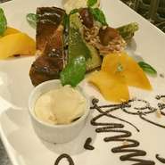 単品700円～ 盛り合わせ1500円～ 黒板に記載してます。
デザートプレートを誕生日や記念日にも！ご予約お待ちしてます。