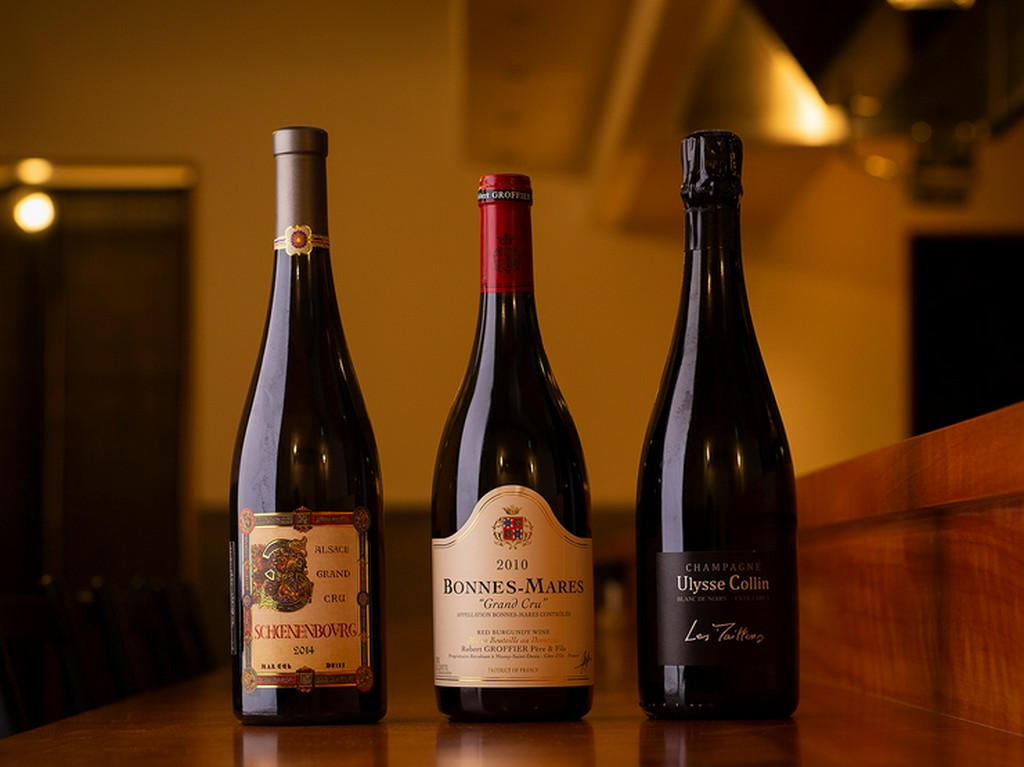 ブルゴーニュ産を中心に250本以上のワインを常備