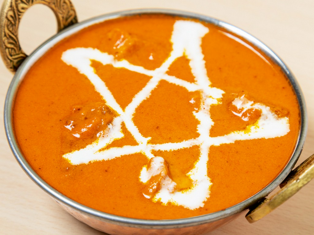 13種類のインドスパイスで味付けされたクリーミーな逸品『バターチキンカレー』