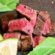 低温調理で中までじっくり火を通し、噛めば噛むほどお肉の旨味が溢れてきます