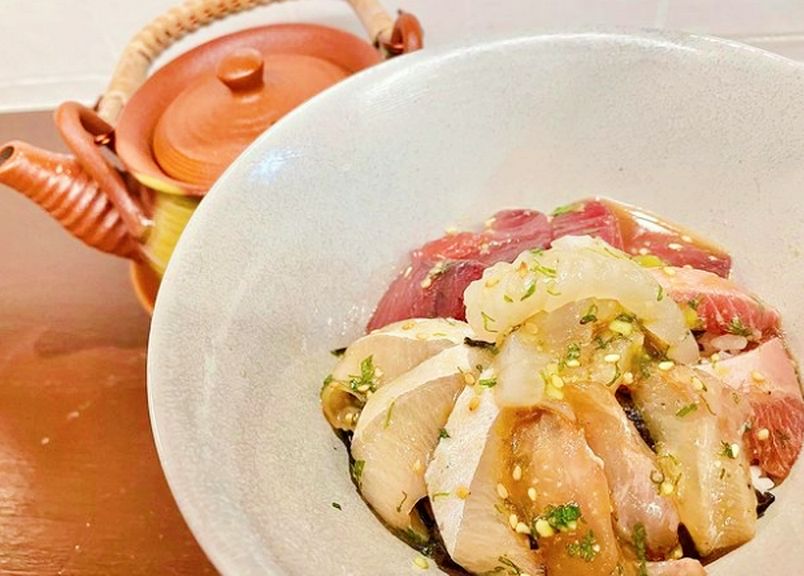 〆にどうぞ!!あ、腹持ちにもオススメ♪ 本日のお魚De海鮮出汁茶漬け