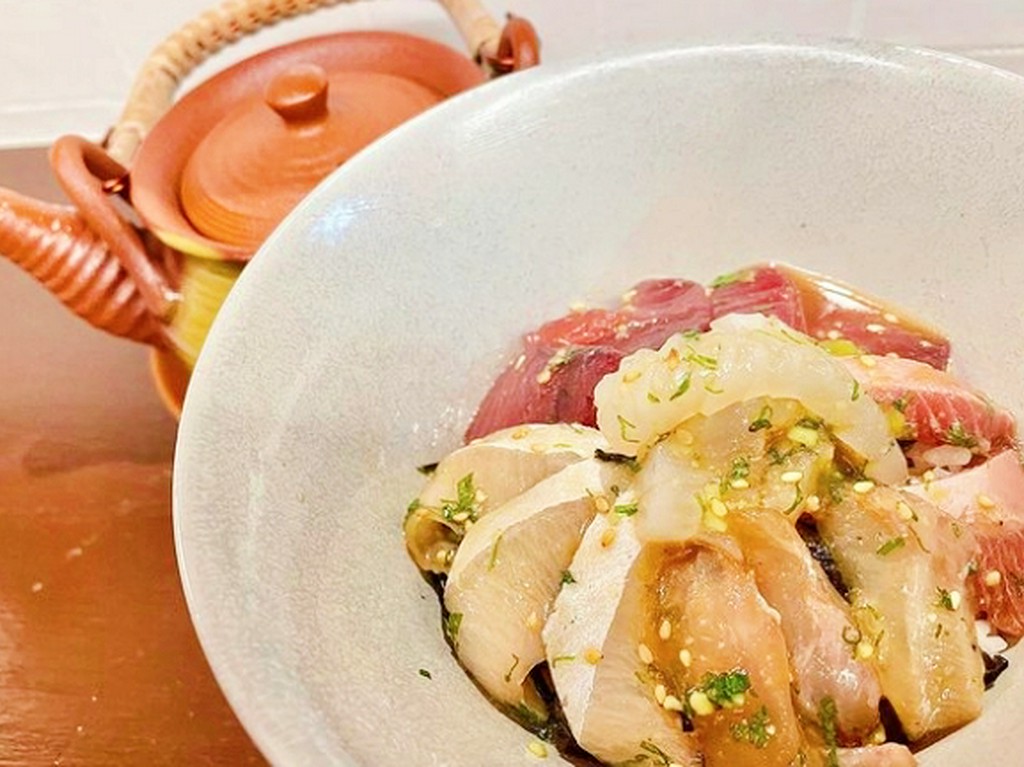 〆にどうぞ!!あ、腹持ちにもオススメ♪ 本日のお魚De海鮮出汁茶漬け