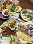 「飲み放題のみプランと、皿鉢一枚と、あとは行ってから注文しまーす」なんて事もご相談ください♪
※皿鉢料理単品(1枚～) 15,000円から承ります。(2日前まで要予約)