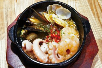 海鮮アヒージョ