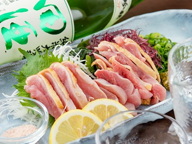 素材だけでなく味でも本場を求めた「地鶏」