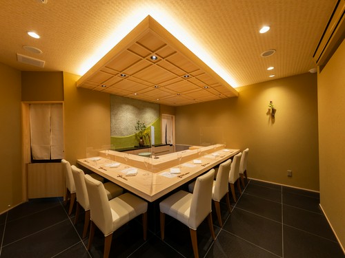 中学生以上のお子様連れOK。家族の記念日のお祝いに