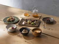 2,800円ランチコース
●先付け
●季節のコンブチャ
●薪火焼き
●ととのうお菜プレート
●お食事
●甘味・SHOTOENオリジナルハーブティー